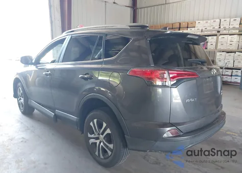 2017 Toyota Rav4 Le z USA, uszkodzony, nr VIN JTMBFREV5HJ110595